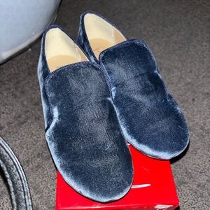 Gender neutral Papanatas smoking shoe